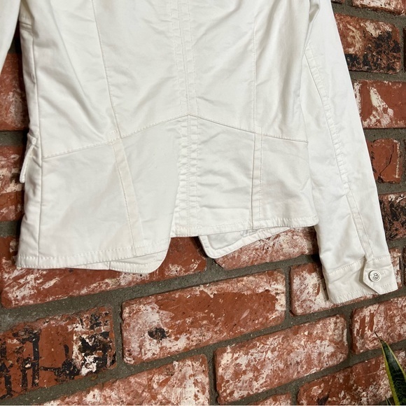 White denim blazer - Picture 4 of 5